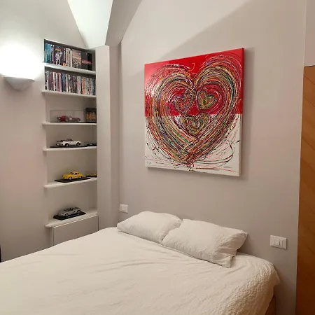In Mc Center, 5min Walk To Casino & The Port And 1min From Underground Train Station Lägenhet *