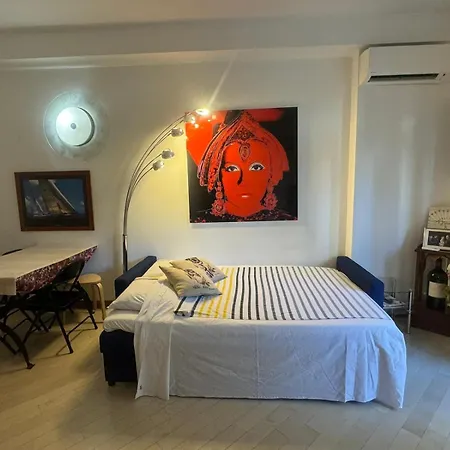 In Mc Center, 5min Walk To Casino & The Port And 1min From Underground Train Station Lägenhet Monte Carlo