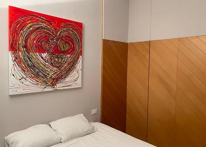 In Mc Center, 5min Walk To Casino & The Port And 1min From Underground Train Station *