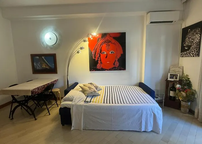 In Mc Center, 5min Walk To Casino & The Port And 1min From Underground Train Station Apartamento Mónaco